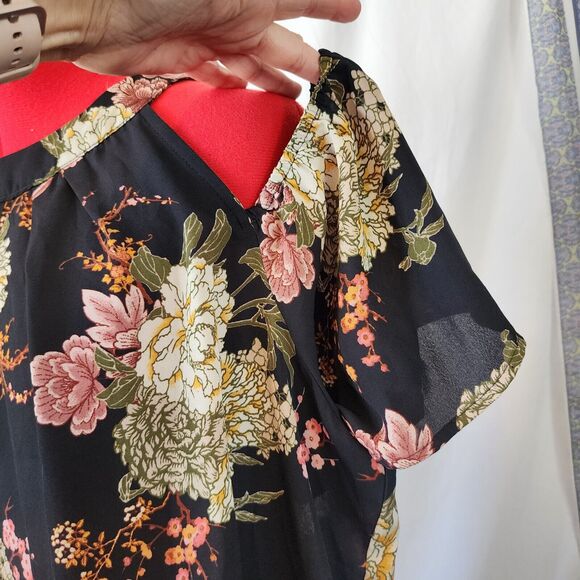 AUW Black Floral Shoulder Out Lightweight Blouse Size XL - Picture 4 of 8